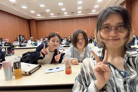 研修や会議に参加するAVANT LIFEのメンバー